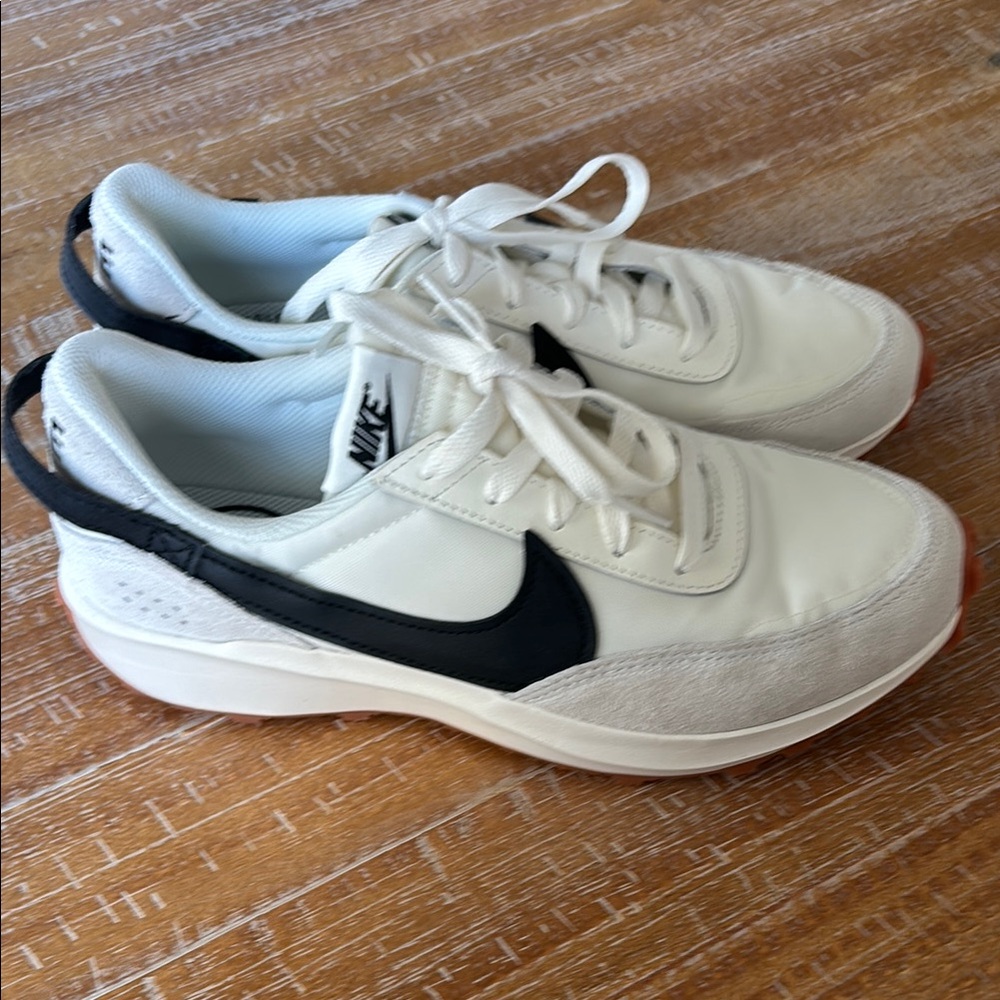 White and Black Sneakers - Picture 4 of 6